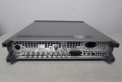 Генератор сигналов Keysight N5183B с опциями 520, UNU, 303